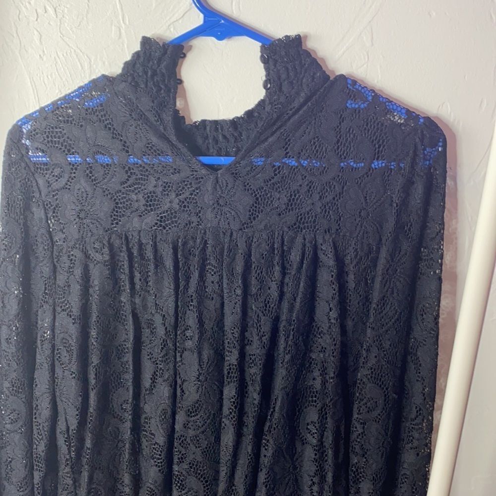 Black Lace Blouse - Picture 5 of 5